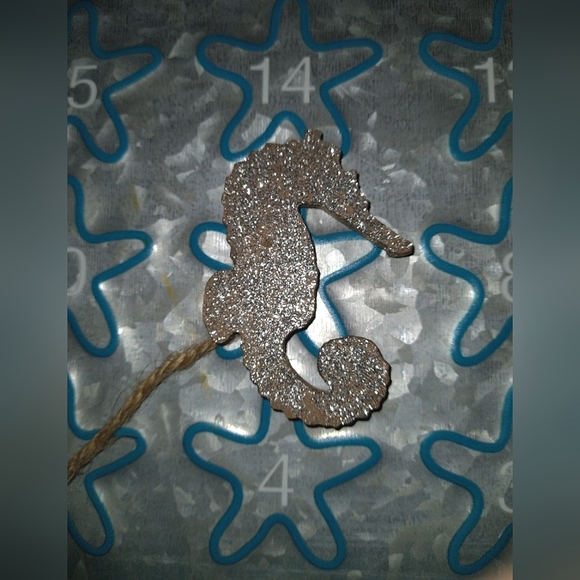 "Fancy That Seahorse" Nautical Christmas Countdown - Magnetic - NIB - Picture 4 of 6